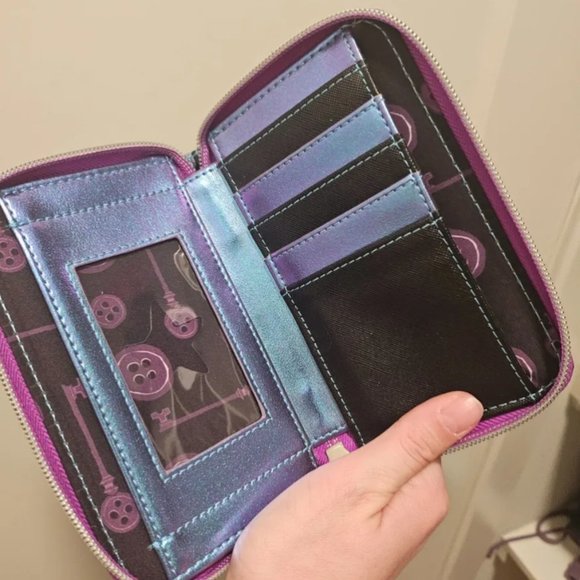 Coraline Loungefly Wallet NWOT (Glow In The Dark) - Picture 2 of 4